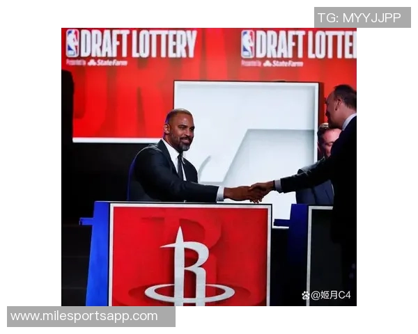 里夫斯绝杀助力火箭连胜弗拉格迎来成人礼的辉煌时刻