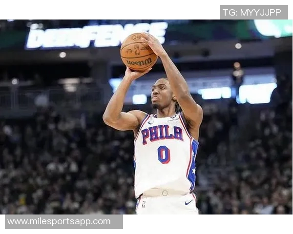 火力全开马克西首节狂砍17分2助助力球队取得领先